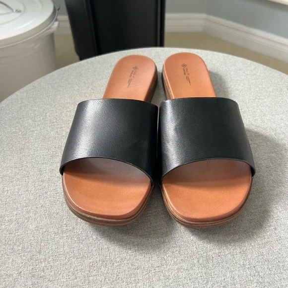 Call it Spring Single Strap Sandals - Picture 7 of 8